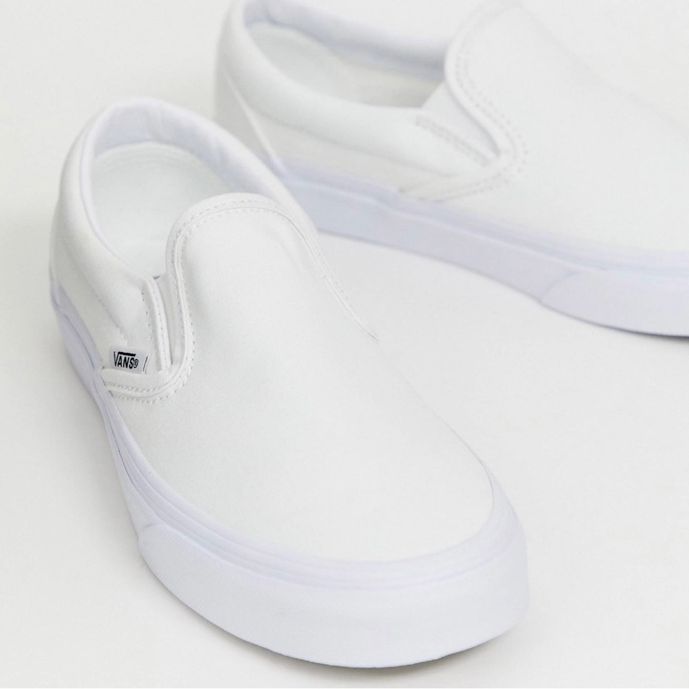 Size: 9.5 Men or 11 Women